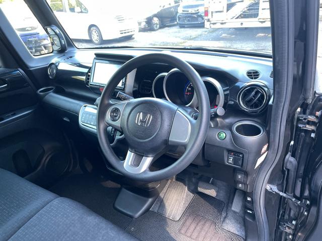 N-BOXカスタム G SSパッケージ アイドリングストップ/メモリーナビ/バックカメラ/ディスチャージヘッドライト/シートヒーター/ETC/盗難防止装置/両側スライド・片側電動スライドドア/(11枚目)