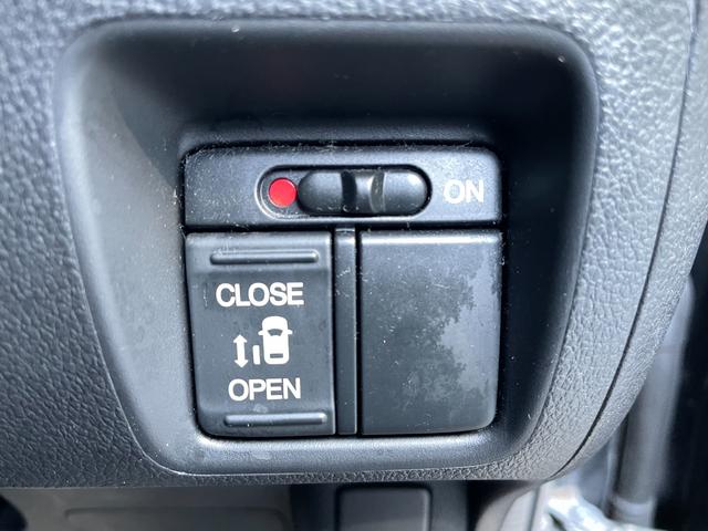 N-BOXカスタム G SSパッケージ アイドリングストップ/メモリーナビ/バックカメラ/ディスチャージヘッドライト/シートヒーター/ETC/盗難防止装置/両側スライド・片側電動スライドドア/(43枚目)