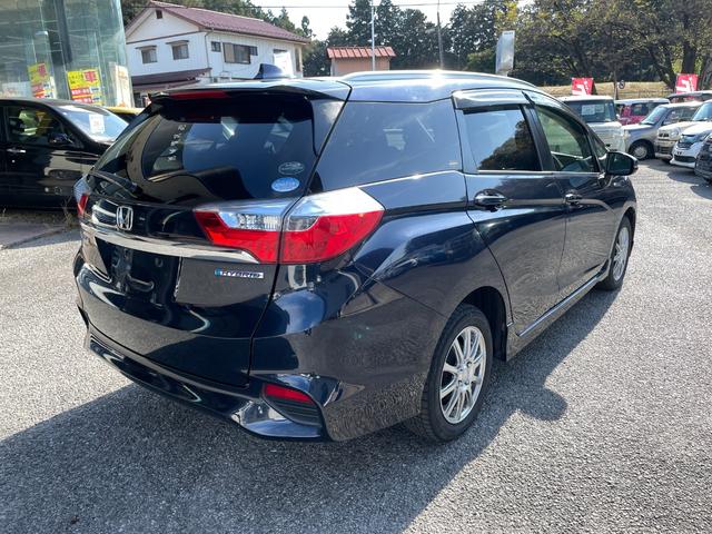 シャトル ハイブリッドＺ　ＬＥＤヘッドライト／クルーズコントロール／メモリーナビ／Ｂｌｕｅｔｏｏｔｈオーディオ／ＣＤ／ＤＶＤ／バックカメラ／アクセル踏み間違い防止装置／４ＷＤ／（8枚目）