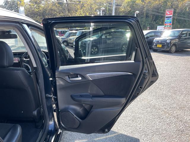 シャトル ハイブリッドＺ　ＬＥＤヘッドライト／クルーズコントロール／メモリーナビ／Ｂｌｕｅｔｏｏｔｈオーディオ／ＣＤ／ＤＶＤ／バックカメラ／アクセル踏み間違い防止装置／４ＷＤ／（27枚目）