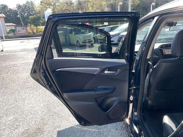 シャトル ハイブリッドＺ　ＬＥＤヘッドライト／クルーズコントロール／メモリーナビ／Ｂｌｕｅｔｏｏｔｈオーディオ／ＣＤ／ＤＶＤ／バックカメラ／アクセル踏み間違い防止装置／４ＷＤ／（31枚目）