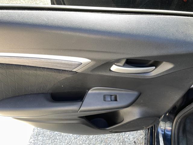 シャトル ハイブリッドＺ　ＬＥＤヘッドライト／クルーズコントロール／メモリーナビ／Ｂｌｕｅｔｏｏｔｈオーディオ／ＣＤ／ＤＶＤ／バックカメラ／アクセル踏み間違い防止装置／４ＷＤ／（32枚目）