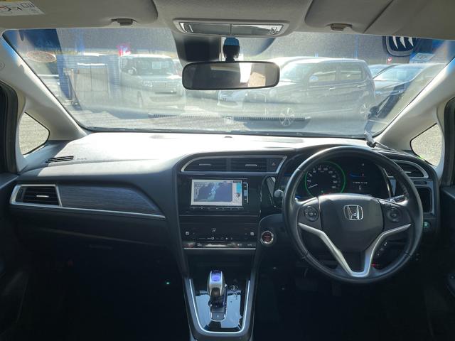 シャトル ハイブリッドＺ　ＬＥＤヘッドライト／クルーズコントロール／メモリーナビ／Ｂｌｕｅｔｏｏｔｈオーディオ／ＣＤ／ＤＶＤ／バックカメラ／アクセル踏み間違い防止装置／４ＷＤ／（44枚目）