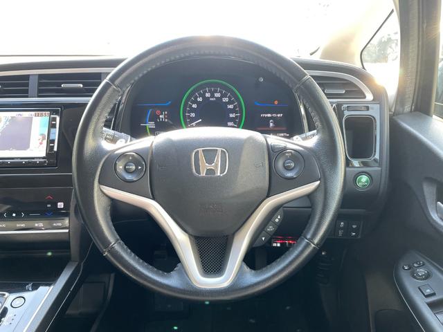 シャトル ハイブリッドＺ　ＬＥＤヘッドライト／クルーズコントロール／メモリーナビ／Ｂｌｕｅｔｏｏｔｈオーディオ／ＣＤ／ＤＶＤ／バックカメラ／アクセル踏み間違い防止装置／４ＷＤ／（45枚目）