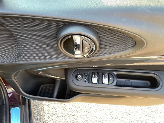 ＭＩＮＩ クーパーＳ　クラブマン　アイドリングストップ／スマートキー／ＥＴＣ／Ｂｌｕｅｔｏｏｔｈオーディオ／盗難防止装置／クルーズコントロール／フロントフォグランプ／（25枚目）