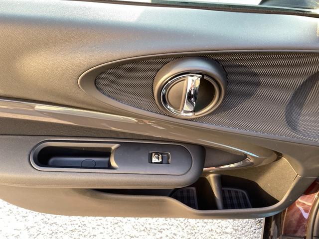 ＭＩＮＩ クーパーＳ　クラブマン　アイドリングストップ／スマートキー／ＥＴＣ／Ｂｌｕｅｔｏｏｔｈオーディオ／盗難防止装置／クルーズコントロール／フロントフォグランプ／（29枚目）