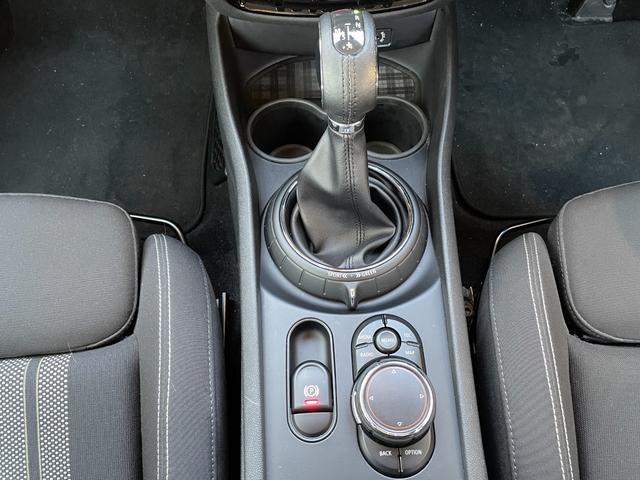 ＭＩＮＩ クーパーＳ　クラブマン　アイドリングストップ／スマートキー／ＥＴＣ／Ｂｌｕｅｔｏｏｔｈオーディオ／盗難防止装置／クルーズコントロール／フロントフォグランプ／（47枚目）