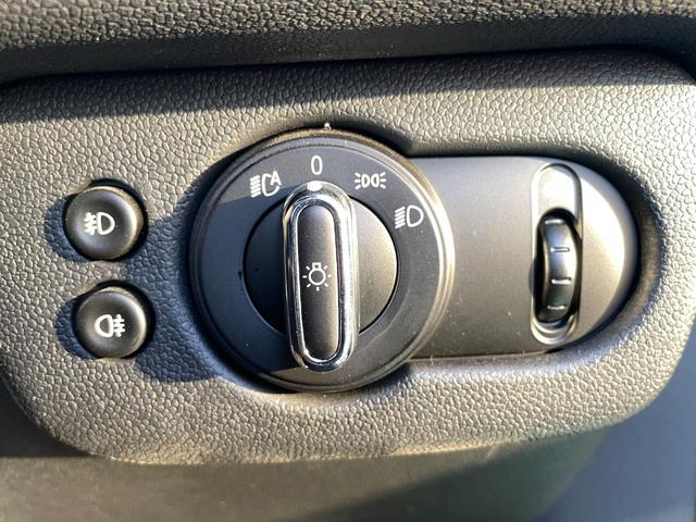 ＭＩＮＩ クーパーＳ　クラブマン　アイドリングストップ／スマートキー／ＥＴＣ／Ｂｌｕｅｔｏｏｔｈオーディオ／盗難防止装置／クルーズコントロール／フロントフォグランプ／（48枚目）