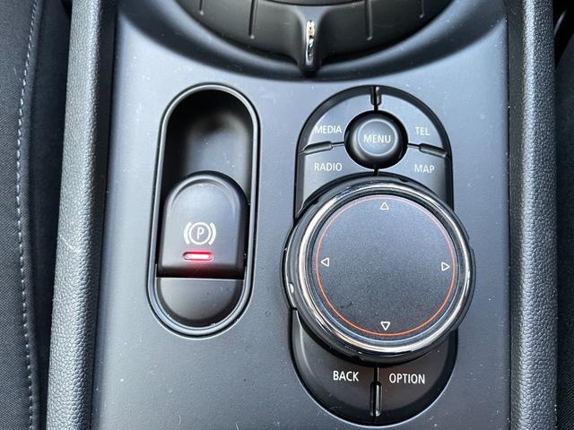 ＭＩＮＩ クーパーＳ　クラブマン　アイドリングストップ／スマートキー／ＥＴＣ／Ｂｌｕｅｔｏｏｔｈオーディオ／盗難防止装置／クルーズコントロール／フロントフォグランプ／（61枚目）