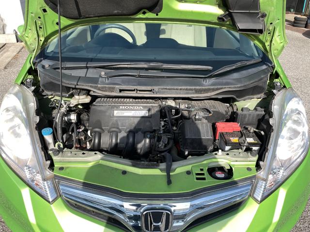 フィットハイブリッド ベースグレード　アイドリングストップ／ＣＤ／盗難防止装置／頸部衝撃緩和ヘッドレスト／運転席エアバック／助手席エアバック／クルーズコントロール／（35枚目）