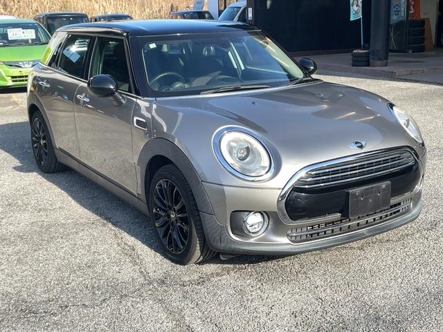 ＭＩＮＩ クーパー　クラブマン　アルミホイール／Ｂｌｕｅｔｏｏｔｈオーディオ／盗難防止装置付き／バックカメラ／アイドリングストップ車／ナビ／ＭＴモード付／（2枚目）