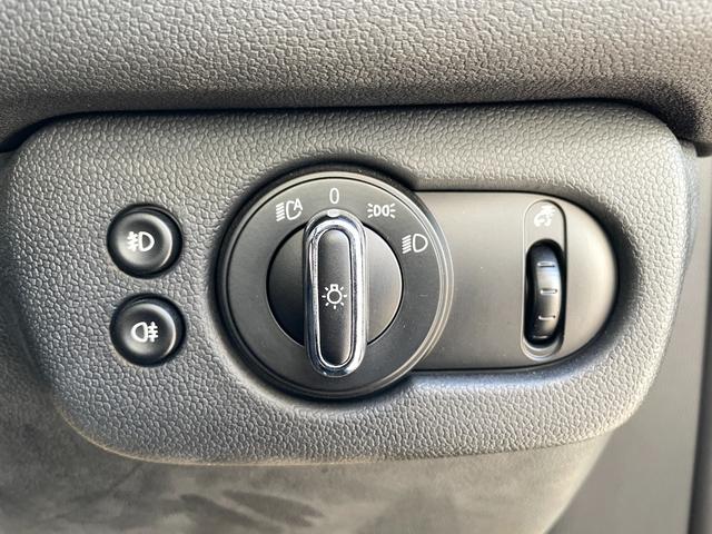 ＭＩＮＩ クーパー　クラブマン　アルミホイール／Ｂｌｕｅｔｏｏｔｈオーディオ／盗難防止装置付き／バックカメラ／アイドリングストップ車／ナビ／ＭＴモード付／（48枚目）