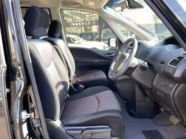 セレナ ハイウェイスター　Ｓ－ハイブリッド　クルーズコントロール／メモリーナビ／ＣＤ／ＤＶＤ／バックカメラ／盗難防止装置／スマートキー／レーンキープアシスト／フロントフォグランプ／（10枚目）