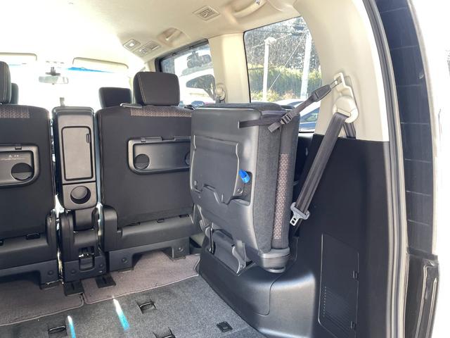 セレナ ハイウェイスター　Ｓ－ハイブリッド　クルーズコントロール／メモリーナビ／ＣＤ／ＤＶＤ／バックカメラ／盗難防止装置／スマートキー／レーンキープアシスト／フロントフォグランプ／（18枚目）