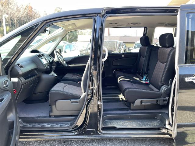 セレナ ハイウェイスター　Ｓ－ハイブリッド　クルーズコントロール／メモリーナビ／ＣＤ／ＤＶＤ／バックカメラ／盗難防止装置／スマートキー／レーンキープアシスト／フロントフォグランプ／（24枚目）