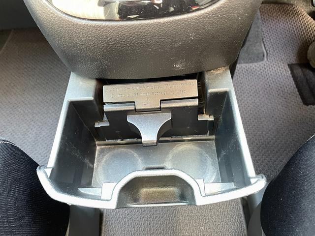 セレナ ハイウェイスター　Ｓ－ハイブリッド　クルーズコントロール／メモリーナビ／ＣＤ／ＤＶＤ／バックカメラ／盗難防止装置／スマートキー／レーンキープアシスト／フロントフォグランプ／（60枚目）