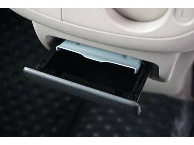 ＮＶ１００クリッパーバン ＤＸＧＬパッケージ　ラジオ／キーレスキー／ドアバイザー／エアバッグ／パワーウィンドウ／パワーステアリング／ラバーマット（フロントのみ）／スペアタイヤ／ハロゲンヘッドライト／スチールホイール（17枚目）
