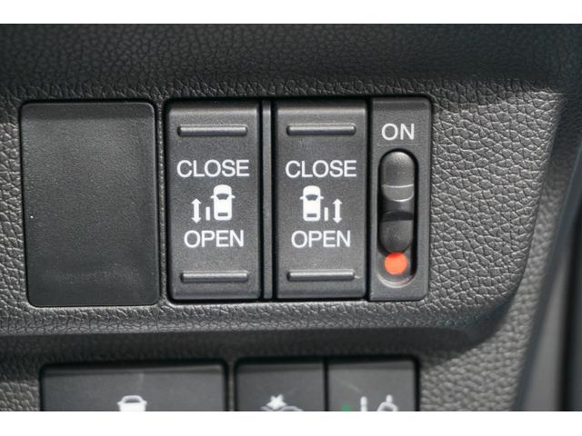 フリード Ｇ・ホンダセンシング　ホンダセンシング／衝突軽減ブレーキ／クルーズコントロール／ＬＥＤヘッドライト／両側電動スライドドア／ＥＴＣ／純正ナビ／バックカメラ／ＣＤ／ＤＶＤ／ＢｌｕｅｔｏｏｔｈＡｕｄｉｏ／２列目ベンチシート（6枚目）