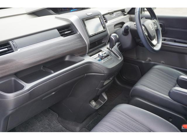 フリード Ｇ・ホンダセンシング　ホンダセンシング／衝突軽減ブレーキ／クルーズコントロール／ＬＥＤヘッドライト／両側電動スライドドア／ＥＴＣ／純正ナビ／バックカメラ／ＣＤ／ＤＶＤ／ＢｌｕｅｔｏｏｔｈＡｕｄｉｏ／２列目ベンチシート（13枚目）