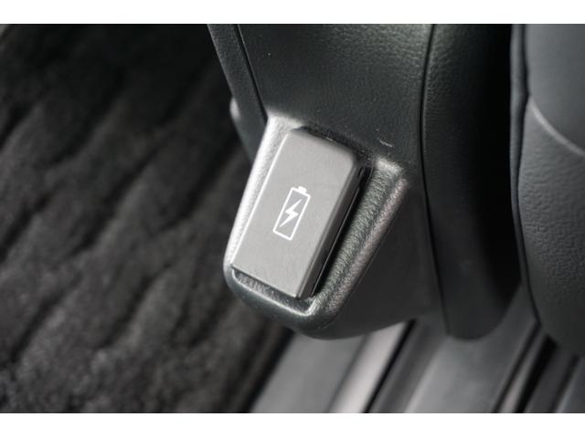 オデッセイハイブリッド e:HEVアブソルート・EXブラックエディション ホンダセンシング/衝突軽減ブレーキ/オートテールゲート/前後ドラレコ/ETC2.0/前後パーキングセンサー/シートヒーター/ワイヤレス充電器/パワーシート/オットマン/マルチビューカメラ/ナビ/USB(58枚目)