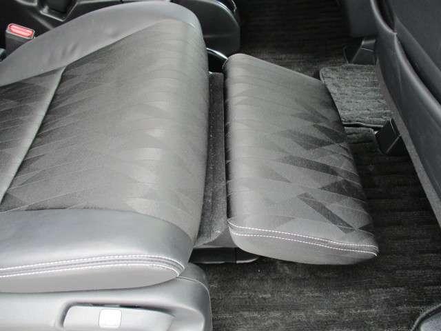 アブソルート・EXホンダセンシング 24ヶ月走行無制限保証 認定中古車 ワンオーナー 両側電動スライドドア ナビ フルセグTV DVD再生 アルミ スマートキー LED バックカメラ ETC オットマン シートヒーター 全周囲カメラ(4枚目)