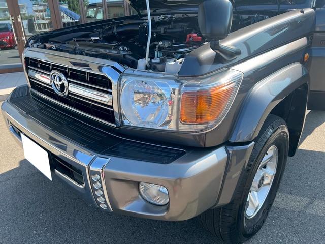 ランドクルーザー７０ バン　４ＷＤ　５速マニュアル　フルナビ　バックカメラ　ＥＴＣ　アルミホイール　運転席・助手席エアバック　ＡＢＳ　エアコン　パワステ　パワーウィンドウ（12枚目）