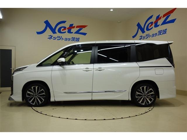 ヴォクシー ハイブリッドＳ－Ｚ　パワーウィンドウ　ＤＶＤ再生機能　インテリキー　横滑防止装置　地デジＴＶ　アクティブクルーズコントロール　１オナ　フルオートエアコン　リアカメラ　エアバッグ　ＡＢＳ　１００Ｖ充電　ナビＴＶ　ＷＡＣ（9枚目）