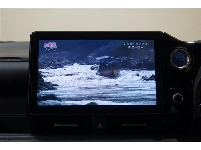 ヴォクシー ハイブリッドＳ－Ｚ　パワーウィンドウ　ＤＶＤ再生機能　インテリキー　横滑防止装置　地デジＴＶ　アクティブクルーズコントロール　１オナ　フルオートエアコン　リアカメラ　エアバッグ　ＡＢＳ　１００Ｖ充電　ナビＴＶ　ＷＡＣ（13枚目）