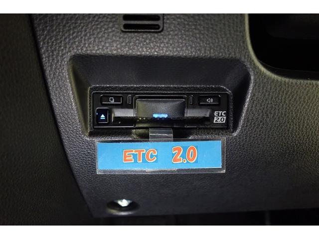 ヴォクシー ハイブリッドＳ－Ｚ　パワーウィンドウ　ＤＶＤ再生機能　インテリキー　横滑防止装置　地デジＴＶ　アクティブクルーズコントロール　１オナ　フルオートエアコン　リアカメラ　エアバッグ　ＡＢＳ　１００Ｖ充電　ナビＴＶ　ＷＡＣ（17枚目）