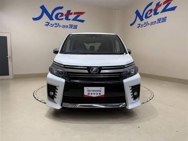 ヴォクシー ZS 煌II スマートキー・プッシュスタート バックガイドモニター セキュリティアラーム 両側パワスラドア ETC車載器 地デジテレビ VSC LEDライト 助手席エアバック キーレスエントリー AC パワステ(5枚目)