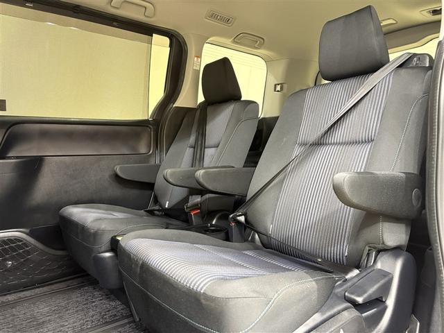 ヴォクシー ZS 煌II スマートキー・プッシュスタート バックガイドモニター セキュリティアラーム 両側パワスラドア ETC車載器 地デジテレビ VSC LEDライト 助手席エアバック キーレスエントリー AC パワステ(27枚目)