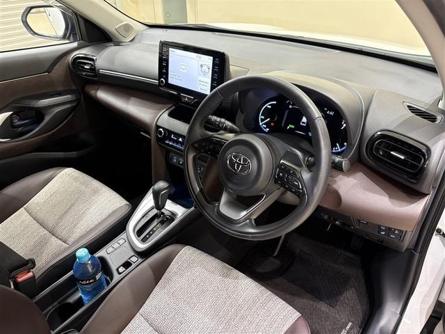 ヤリスクロス ハイブリッドＺ　スマートキ　ワンオ－ナ－　衝突軽減ブレーキ　Ｉストップ　リヤカメラ　点検記録簿　ＬＥＤヘッドライ　ＥＳＣ　クルーズＣ　パワーステアリング　ＴＶ　アルミホイール　ＥＴＣ車載器　運転席パワーシート　イモビ（25枚目）