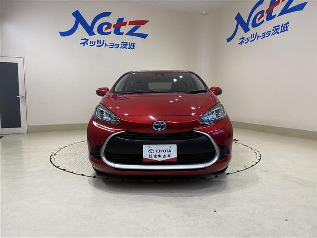 アクア Ｇ　バックモニタ　ワンオーナー車　衝突軽減システム　ＬＥＤヘットライト　地デジＴＶ　アイドルストップ　横滑防止装置　１００Ｖ充電　クルコン　メモリーナビゲーション　ＡＣ　ＥＴＣ　ナビＴＶ　キーフリー　ＰＷ（4枚目）