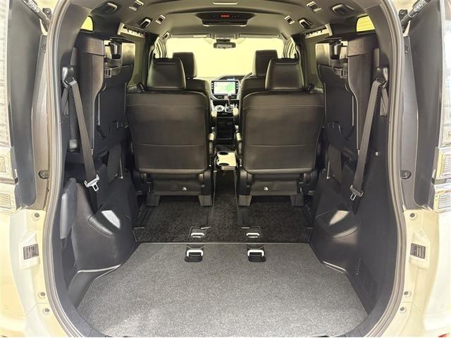 ヴォクシー ＺＳ　煌ＩＩＩ　バックガイドモニタ　両側Ｐドア　ＡＷ　記録簿有　メディアプレイヤー接続　ＬＥＤライト　Ａストップ　リアオートエアコン　イモビ　スマートキープッシュスタート　ワンオーナ　ＤＶＤ再生可　ＥＴＣ装備　ＡＢＳ（32枚目）