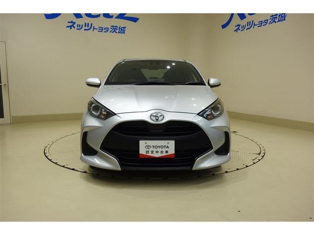 ヤリス Ｘ　ディスプレイオーディオ　ブルートゥース　スマートキー　マニュアルエアコン　パワーステアリング　パワーウインドウ　デュアル＆カーテンエアバッグ　パーキングサポートブレーキ　セーフティセンス（4枚目）