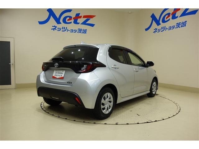 ヤリス Ｘ　ディスプレイオーディオ　ブルートゥース　スマートキー　マニュアルエアコン　パワーステアリング　パワーウインドウ　デュアル＆カーテンエアバッグ　パーキングサポートブレーキ　セーフティセンス（7枚目）