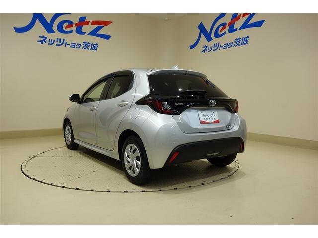 ヤリス Ｘ　ディスプレイオーディオ　ブルートゥース　スマートキー　マニュアルエアコン　パワーステアリング　パワーウインドウ　デュアル＆カーテンエアバッグ　パーキングサポートブレーキ　セーフティセンス（9枚目）