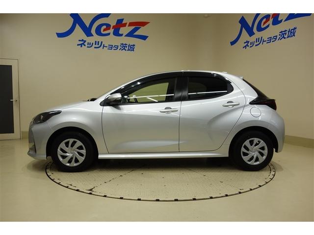 ヤリス Ｘ　ディスプレイオーディオ　ブルートゥース　スマートキー　マニュアルエアコン　パワーステアリング　パワーウインドウ　デュアル＆カーテンエアバッグ　パーキングサポートブレーキ　セーフティセンス（10枚目）