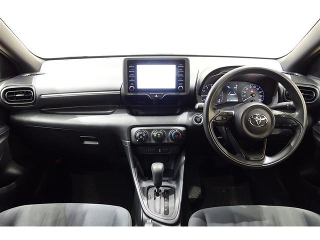 ヤリス Ｘ　ディスプレイオーディオ　ブルートゥース　スマートキー　マニュアルエアコン　パワーステアリング　パワーウインドウ　デュアル＆カーテンエアバッグ　パーキングサポートブレーキ　セーフティセンス（11枚目）