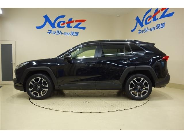 ＲＡＶ４ アドベンチャー　９型純正ナビ　フルセグＴＶ　ブルートゥース　ＤＶＤ再生　リヤカメラ　ＥＴＣ　ドライブレコーダー　スマートキー　オートエアコン　シートＡ／Ｃ　クルーズコントロール　ＬＥＤライト　セーフティセンス　アルミ（10枚目）