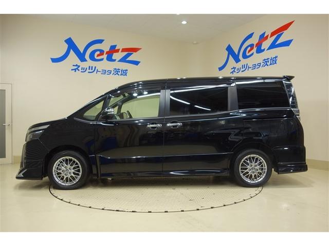 ヴォクシー ハイブリッドＺＳ　煌ＩＩＩ　１０型純正ナビ　フルセグＴＶ　ブルートゥース　ＤＶＤ再生　後席モニター　リヤカメラ　ＥＴＣ　スマートキー　　オートエアコン　クルーズコントロール　ＬＥＤライト　両側電動ドア　セーフティセンス　アルミ（10枚目）