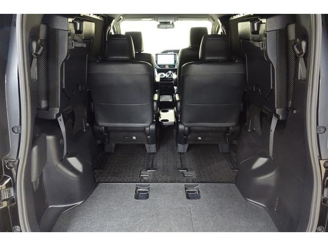 ヴォクシー ハイブリッドＺＳ　煌ＩＩＩ　１０型純正ナビ　フルセグＴＶ　ブルートゥース　ＤＶＤ再生　後席モニター　リヤカメラ　ＥＴＣ　スマートキー　　オートエアコン　クルーズコントロール　ＬＥＤライト　両側電動ドア　セーフティセンス　アルミ（31枚目）