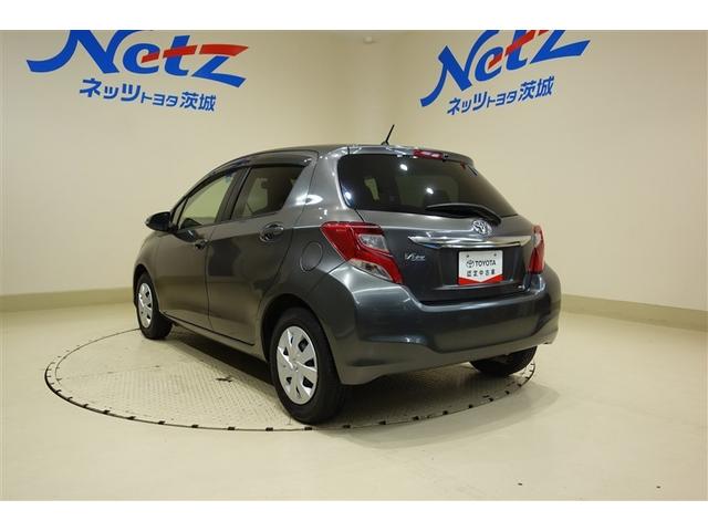 ヴィッツ Ｆ　アイドリングストップ車　パワーウィンドウ　エアバック　Ｗエアバック　エアコン　横滑り防止装置　キーレスキー　整備記録簿　パワステ　ワンセグＴＶ　ナビ・ＴＶ　メモリーナビゲーション　ＡＢＳ　ワンオーナー（9枚目）