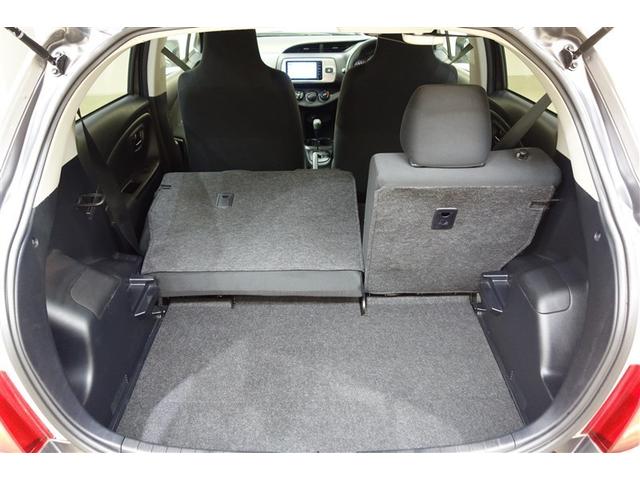 ヴィッツ Ｆ　アイドリングストップ車　パワーウィンドウ　エアバック　Ｗエアバック　エアコン　横滑り防止装置　キーレスキー　整備記録簿　パワステ　ワンセグＴＶ　ナビ・ＴＶ　メモリーナビゲーション　ＡＢＳ　ワンオーナー（24枚目）