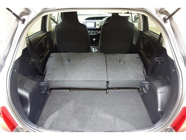 ヴィッツ Ｆ　アイドリングストップ車　パワーウィンドウ　エアバック　Ｗエアバック　エアコン　横滑り防止装置　キーレスキー　整備記録簿　パワステ　ワンセグＴＶ　ナビ・ＴＶ　メモリーナビゲーション　ＡＢＳ　ワンオーナー（25枚目）