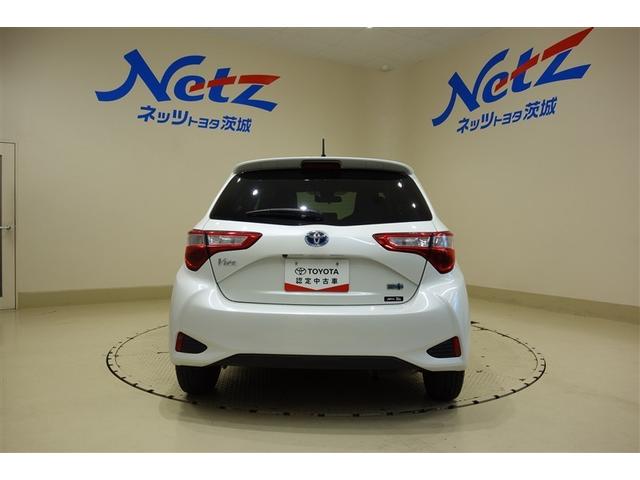 ヴィッツ ハイブリッドＦ　横滑り防止機能　盗難防止装置　ＬＥＤヘッドランプ　エコモード　フルセグＴＶ　ＥＴＣ車載器　ドライブレコーダー　スマートキー　キーレス　記録簿　パワーステアリング　ミュージックプレイヤー接続可　エアコン（8枚目）