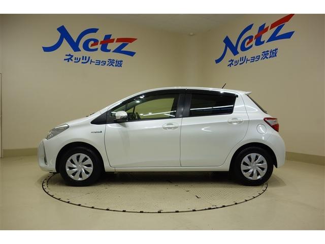 ヴィッツ ハイブリッドＦ　横滑り防止機能　盗難防止装置　ＬＥＤヘッドランプ　エコモード　フルセグＴＶ　ＥＴＣ車載器　ドライブレコーダー　スマートキー　キーレス　記録簿　パワーステアリング　ミュージックプレイヤー接続可　エアコン（10枚目）