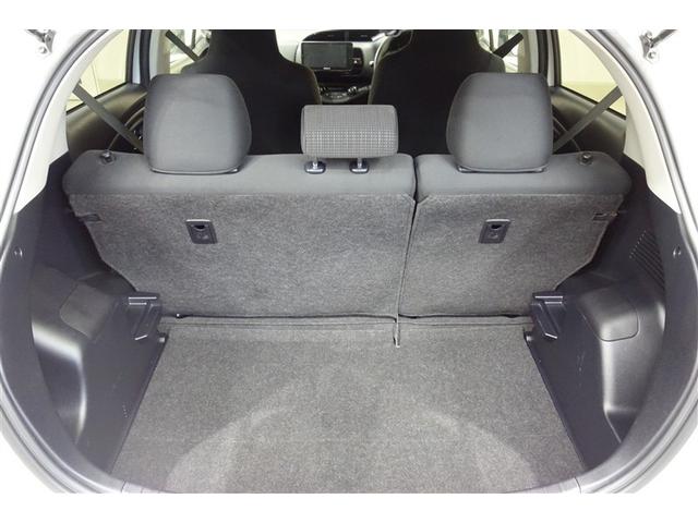 ヴィッツ ハイブリッドＦ　横滑り防止機能　盗難防止装置　ＬＥＤヘッドランプ　エコモード　フルセグＴＶ　ＥＴＣ車載器　ドライブレコーダー　スマートキー　キーレス　記録簿　パワーステアリング　ミュージックプレイヤー接続可　エアコン（26枚目）