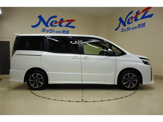 ヴォクシー ZS 両電動スライドドア 地デジ 盗難防止システム オートエアコン ダブルエアバッグ DVD再生可 ETC LEDヘッドライト キーレスエントリー メモリーナビ オートクルーズ ナビTV AUX 3列シート(6枚目)