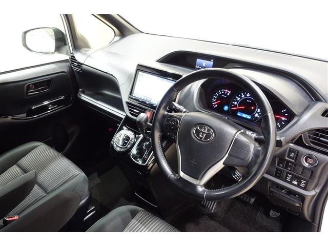 ヴォクシー ZS 両電動スライドドア 地デジ 盗難防止システム オートエアコン ダブルエアバッグ DVD再生可 ETC LEDヘッドライト キーレスエントリー メモリーナビ オートクルーズ ナビTV AUX 3列シート(24枚目)